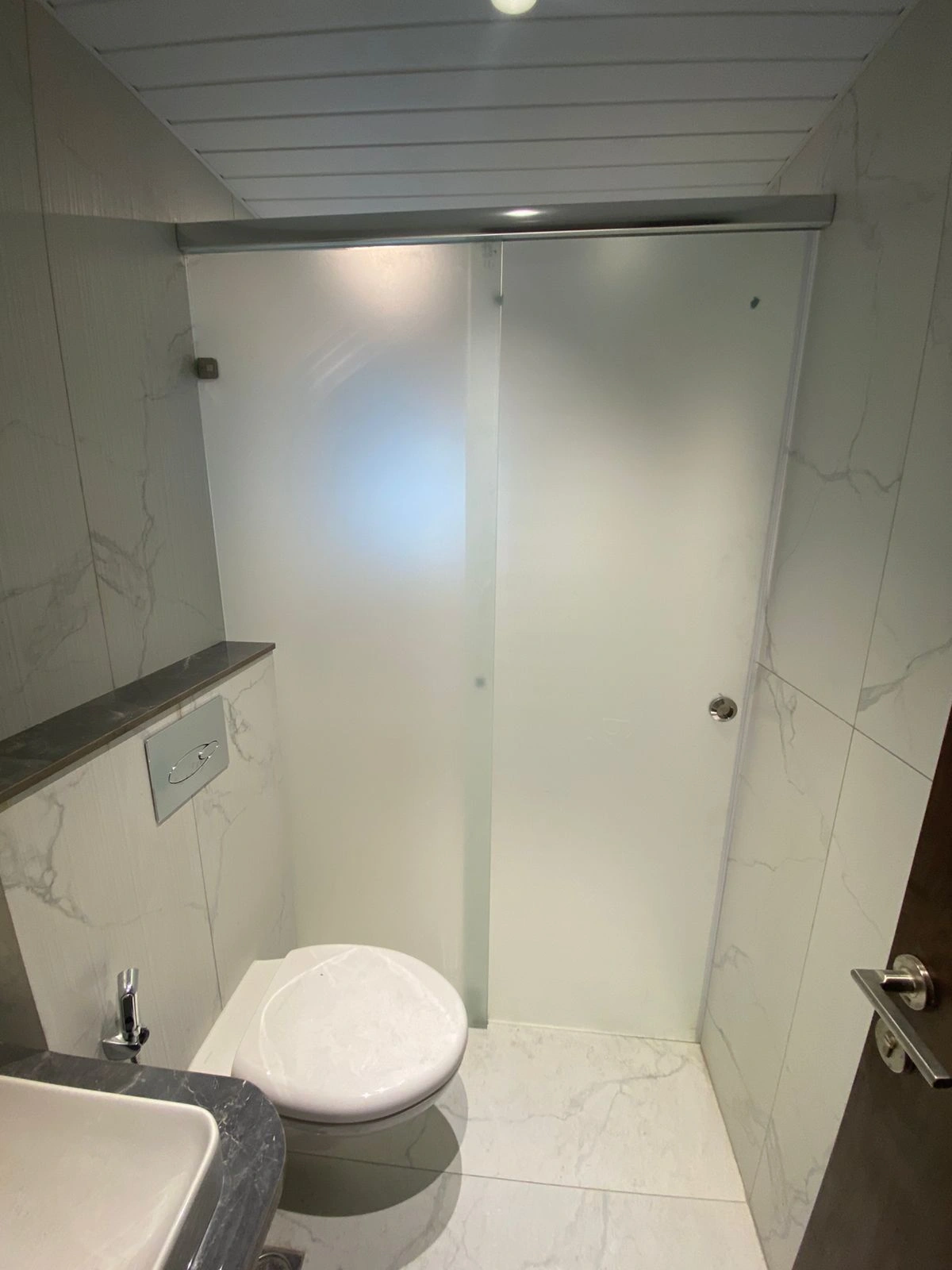 Skyline Tower Master Bathroom Partition