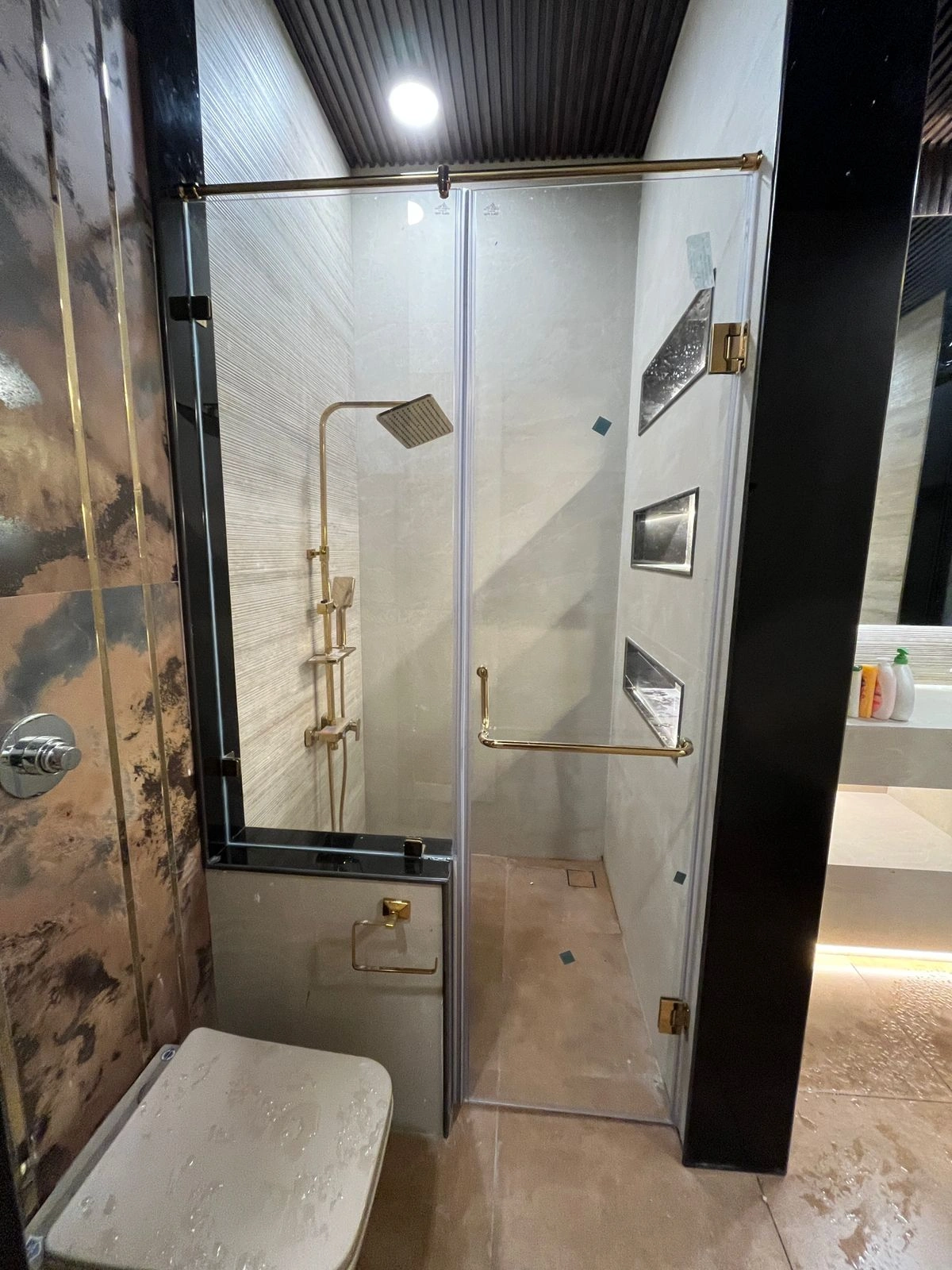 Resort Spa Frosted Glass Wet-Room