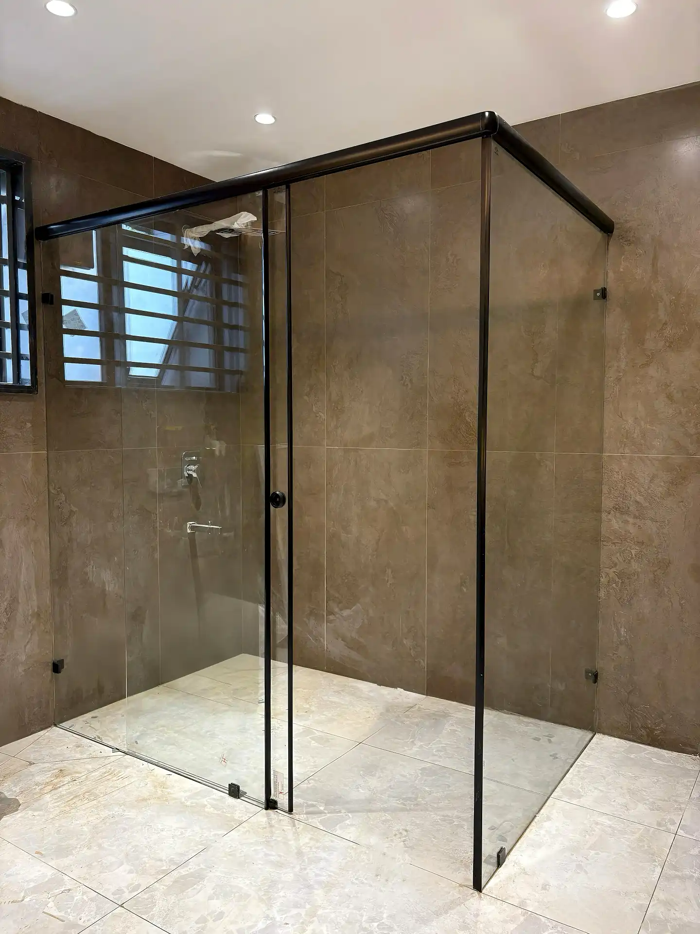 Fluted Glass Master Partition